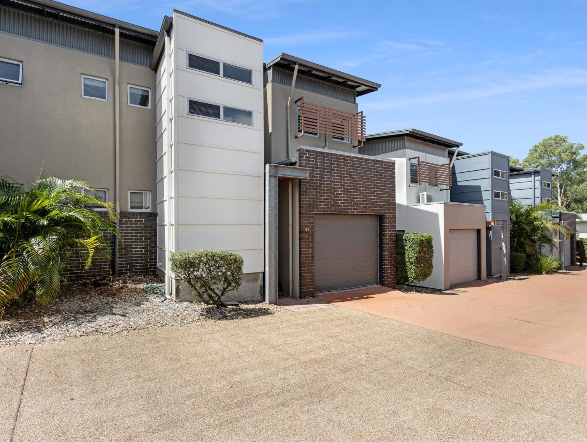 Вилла Quarterdecks Retreat Urangan Экстерьер фото